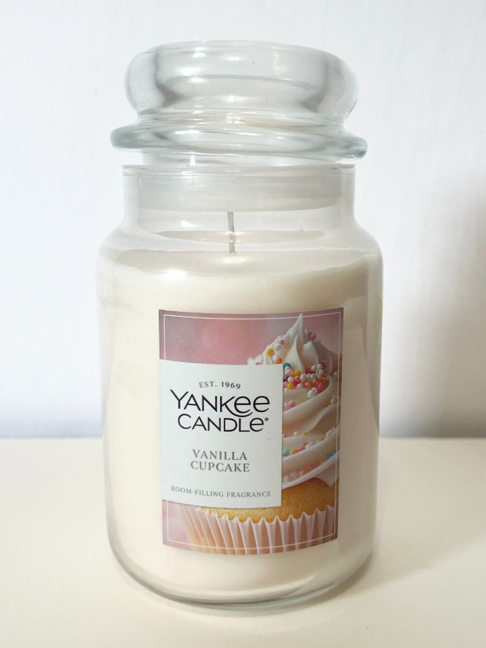 Yankee Candle Single Wick Large Jar Candle Vanilla Cupcake 22OZ/623.7G